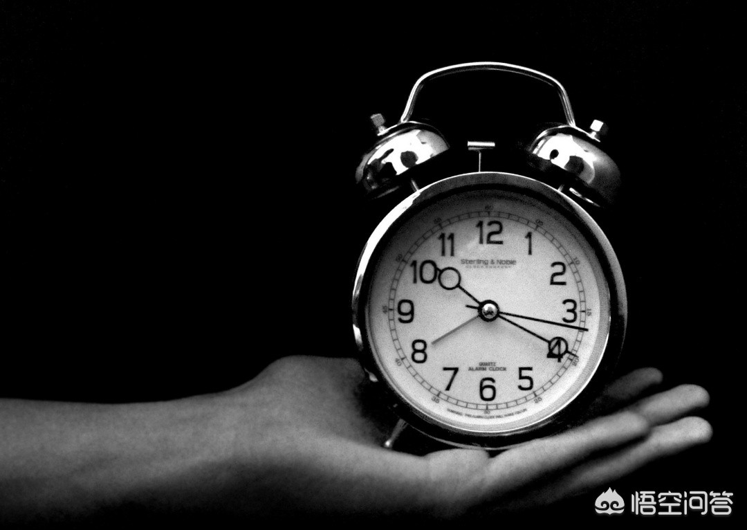 [黑色壁纸全黑]电脑屏幕总是自动变成黑色背景？