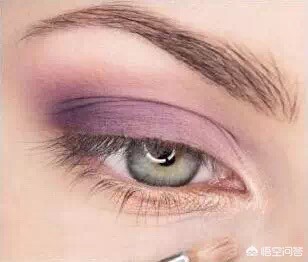 美妆好物推荐精致眼妆
