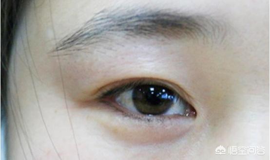 化妆技巧眼皮松弛
