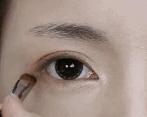 鲜花新娘化妆技巧
