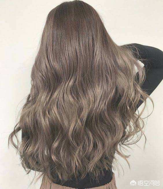 化妆师化妆技巧女短发
