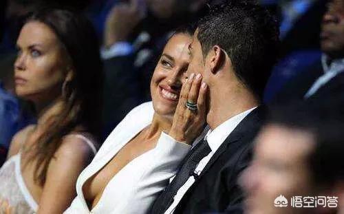 C罗向乔治娜求婚
