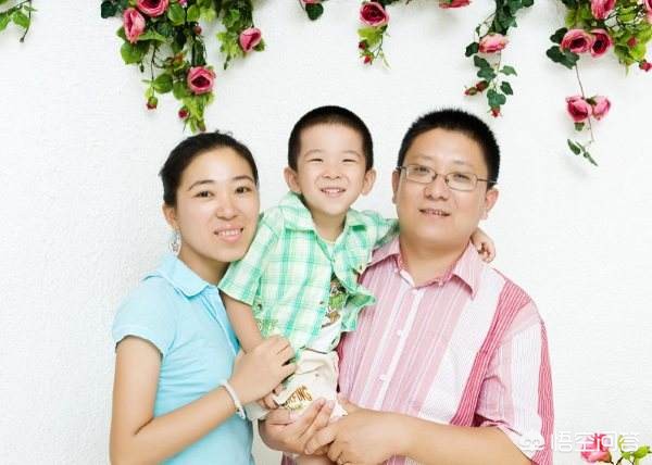 [照片全家福]过年的时候有多少家庭喜欢拍全家福照片？拍全家福对于中国人来说有着什么意义？