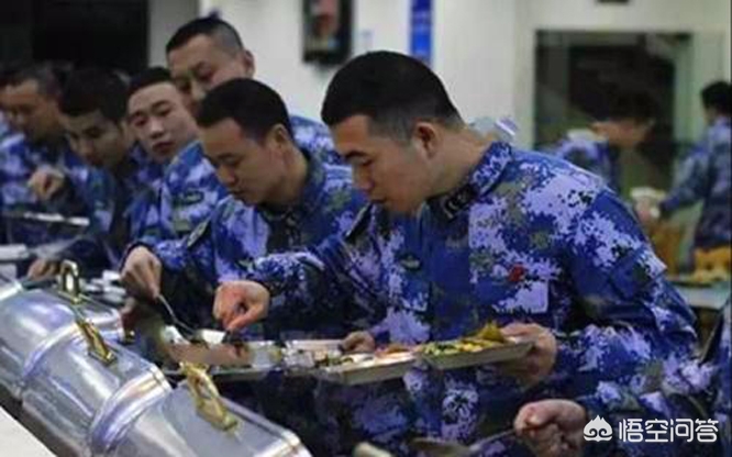 被称为全军伙食标准最高的解放军潜艇兵，吃饭为何会成为一种任务呢？到底是什么原因？：解放军新型潜艇首曝