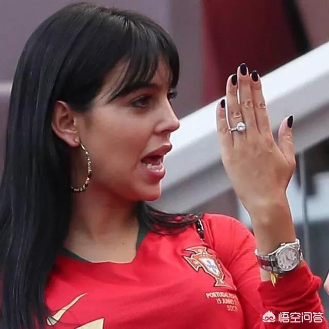 C罗向乔治娜求婚