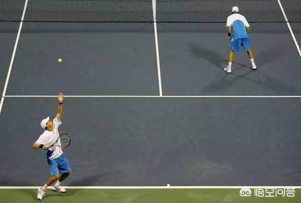 羽毛球单打与双打在技术和战术上有何区别?哪些单打的技术可以运用到双打上? 羽毛球单打与双打在技术和战术上有何区别?哪些单打的技术可以运用到双打上?