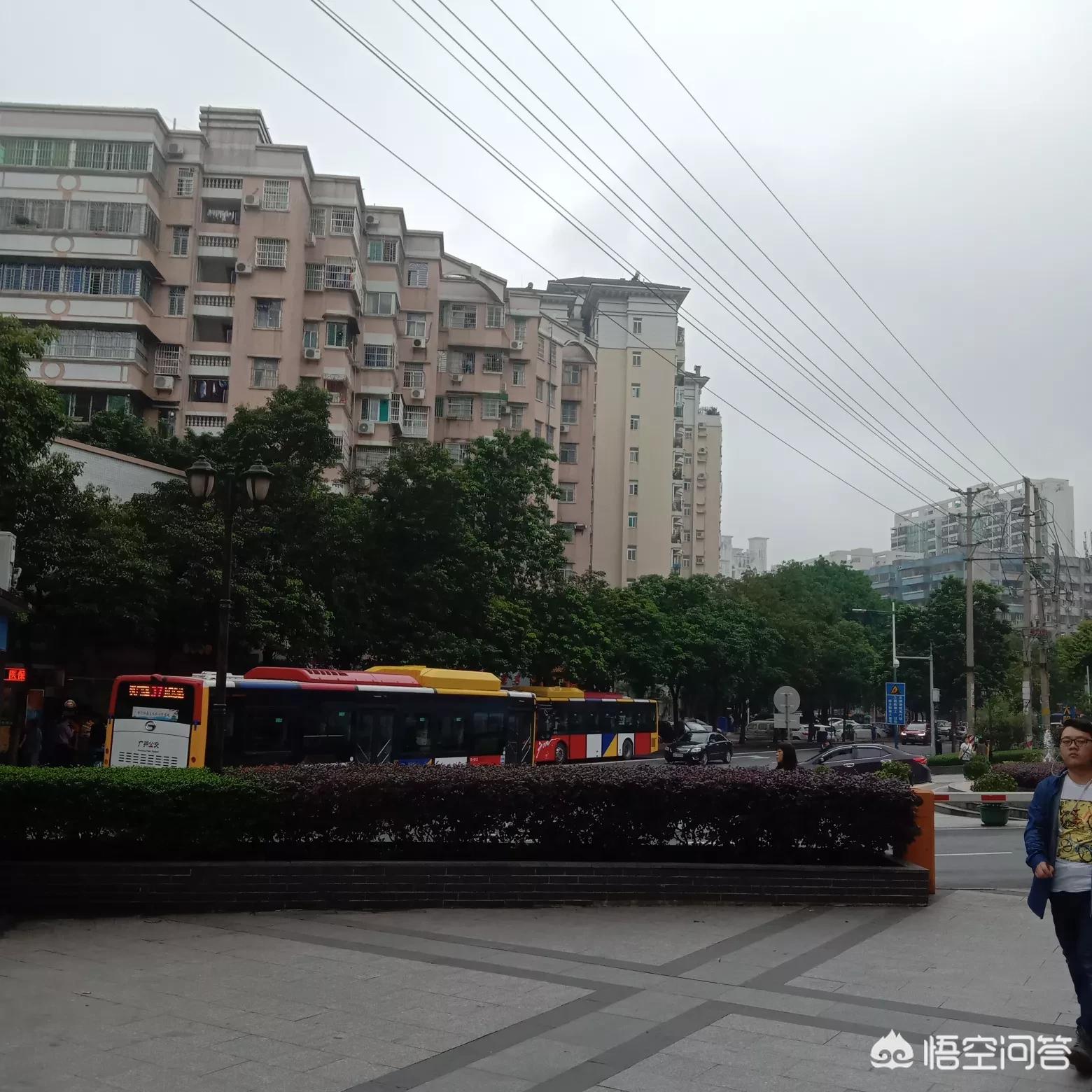 广州雷雨大风天气原因？