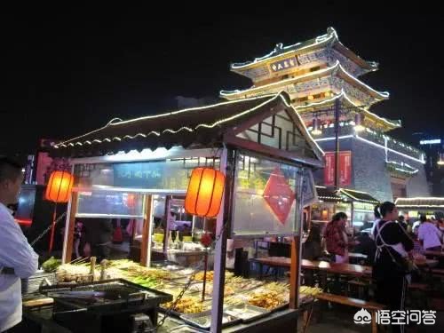 河南省哪里的夜市比较热闹，小吃比较多？