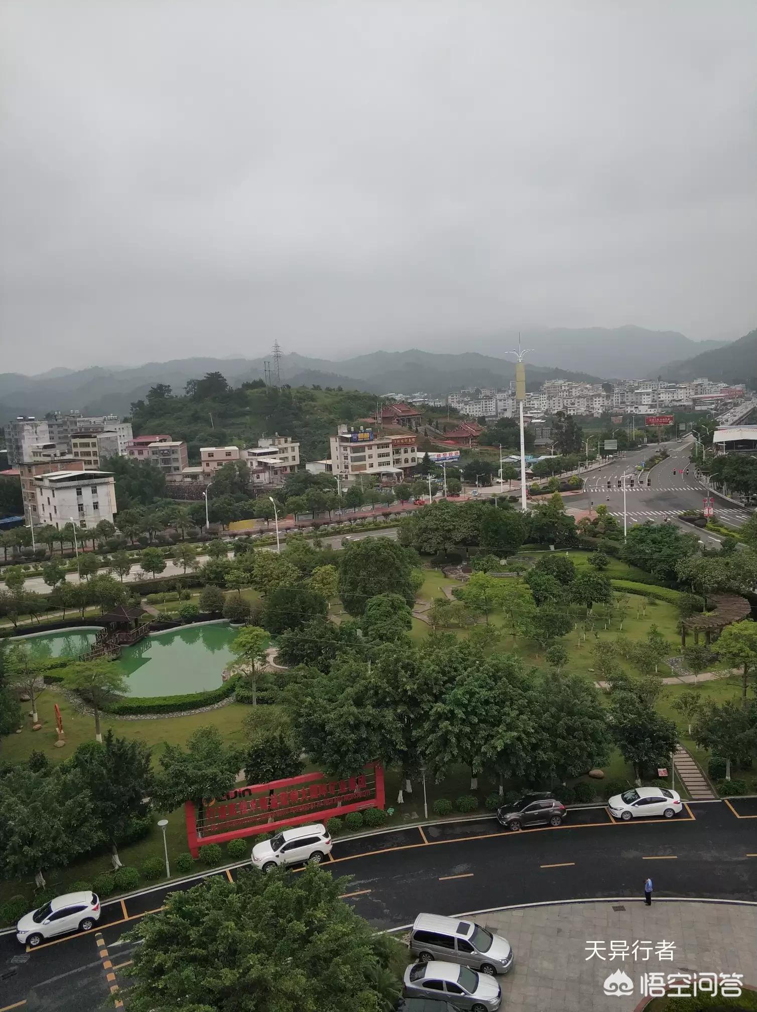 [广州山垮塌7人遇难]广州路面塌陷救援人员：二次坍塌3人瞬间被流沙吞没；专家称塌方逼近高架地基危及重要管线，加固方案合理。你怎么看？