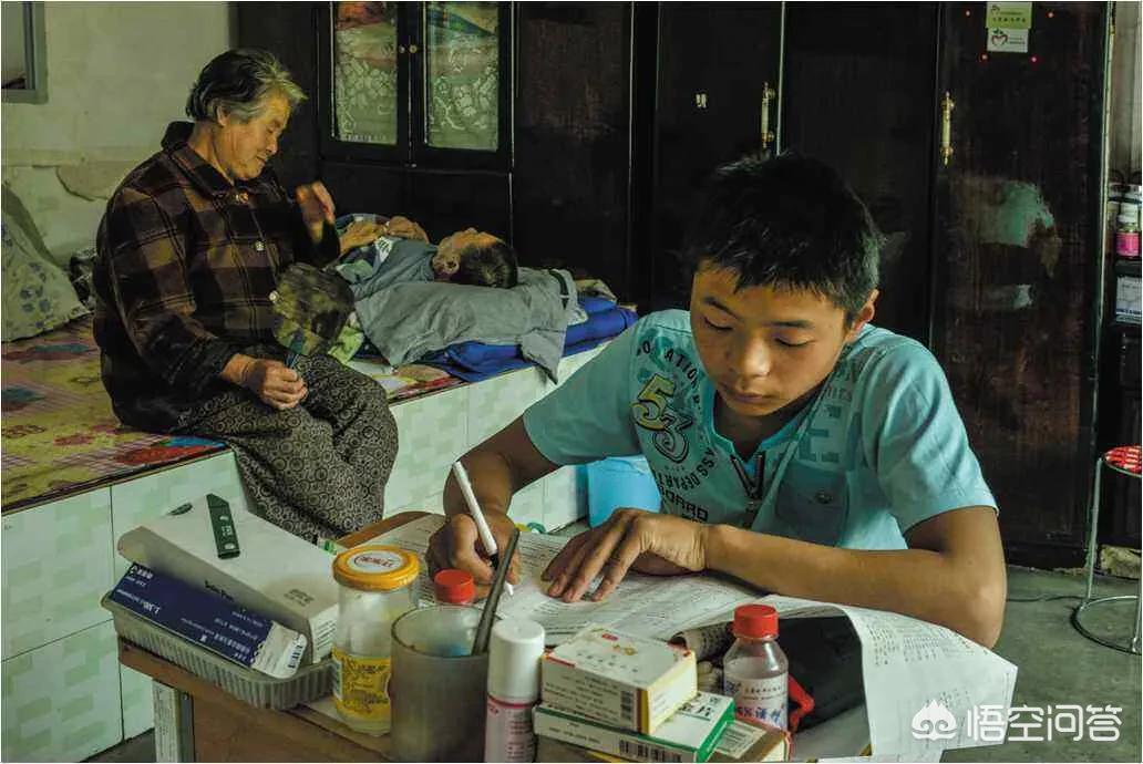 [打工回家后儿子丢了]长年在外打工，有多少人会对自己的孩子有过愧疚呢？