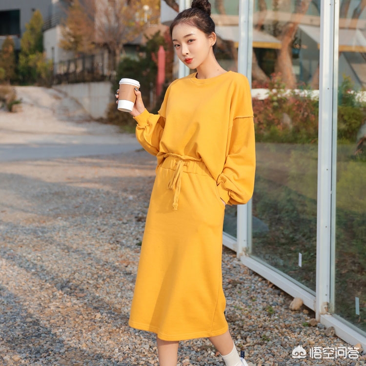 女士运动服装,平时喜欢运动休闲风,有哪些穿搭图片可以参考吗?