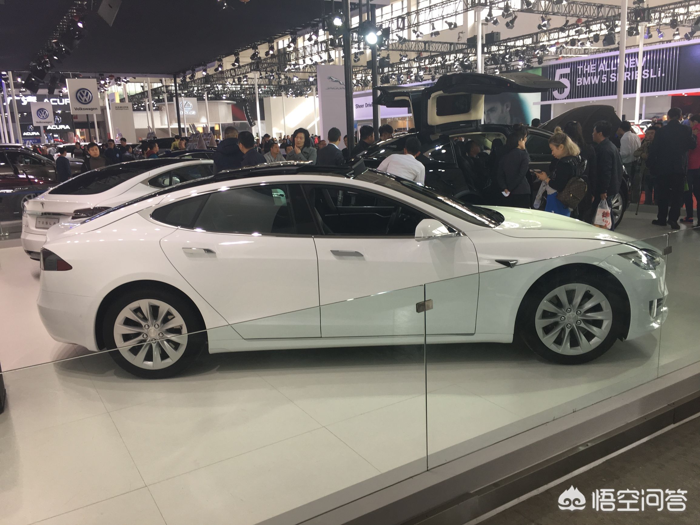 电动遥控直升飞机怎么操作?:电动直升机 电动遥控直升飞机怎么操作?:电动直升机