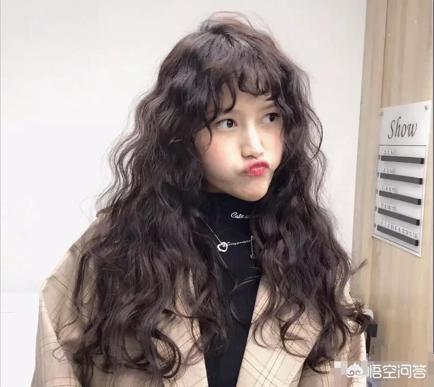 微胖男生短发化妆技巧
