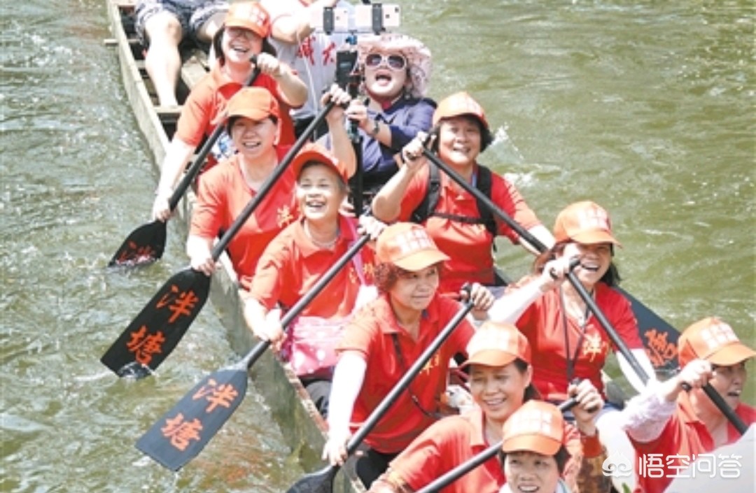 广州荔湾泮塘进行“起龙船”仪式,唤醒湖底“沉睡”一年龙舟, 你怎么看? 广州荔湾泮塘进行“起龙船”仪式,唤醒湖底“沉睡”一年龙舟, 你怎么看?