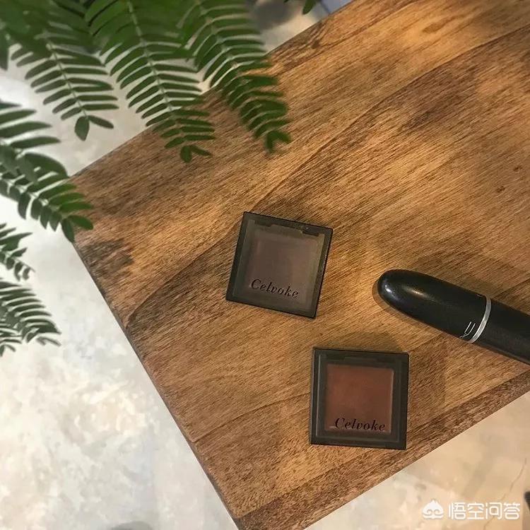 化妆学校的化妆技巧
