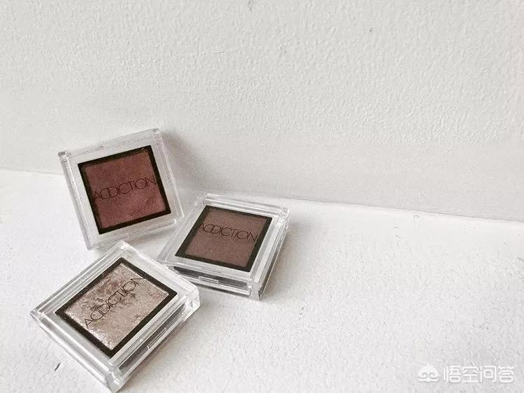 化妆学校的化妆技巧
