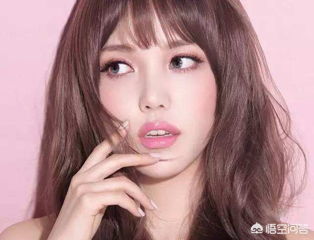 奇葩化妆技巧腮红视频
