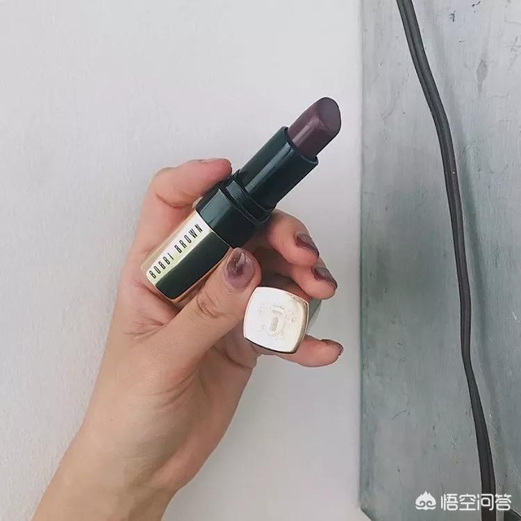 化妆学校的化妆技巧
