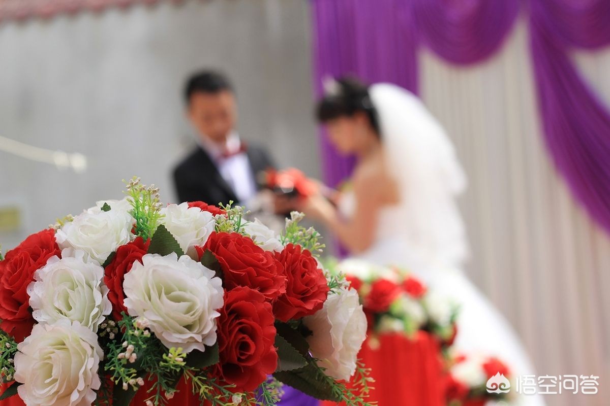 婚庆酒店前台工作时间要求，婚庆酒店前台工作时间要求多少
