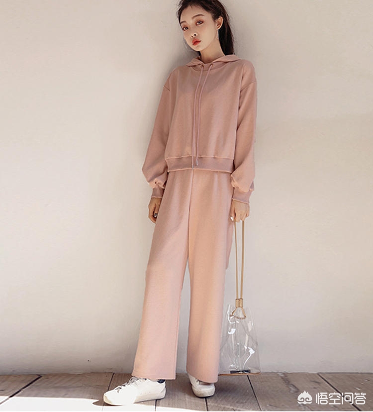 女士运动服装,平时喜欢运动休闲风,有哪些穿搭图片可以参考吗?