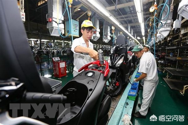 高速遇欧盟牌照小车