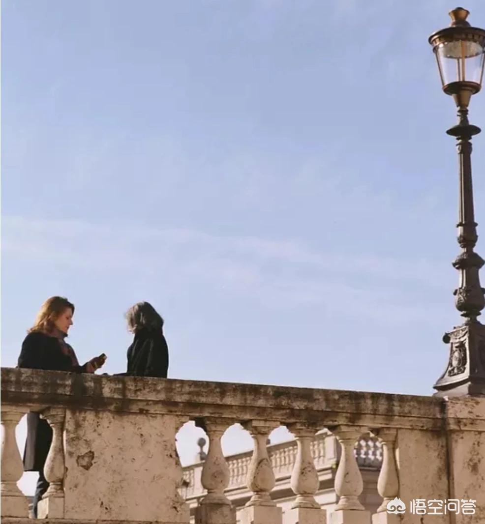 如何安慰如何安慰失去亲人的人简单话语 如何安慰如何安慰失去亲人的人简单话语