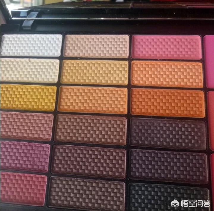 美妆好物推荐眼影盘新手
