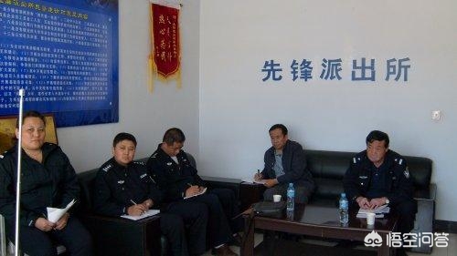女儿学校被欺负，妈妈冲进幼儿园2巴掌打掉男孩门牙，你怎么看？：让女儿跪门口扇巴掌