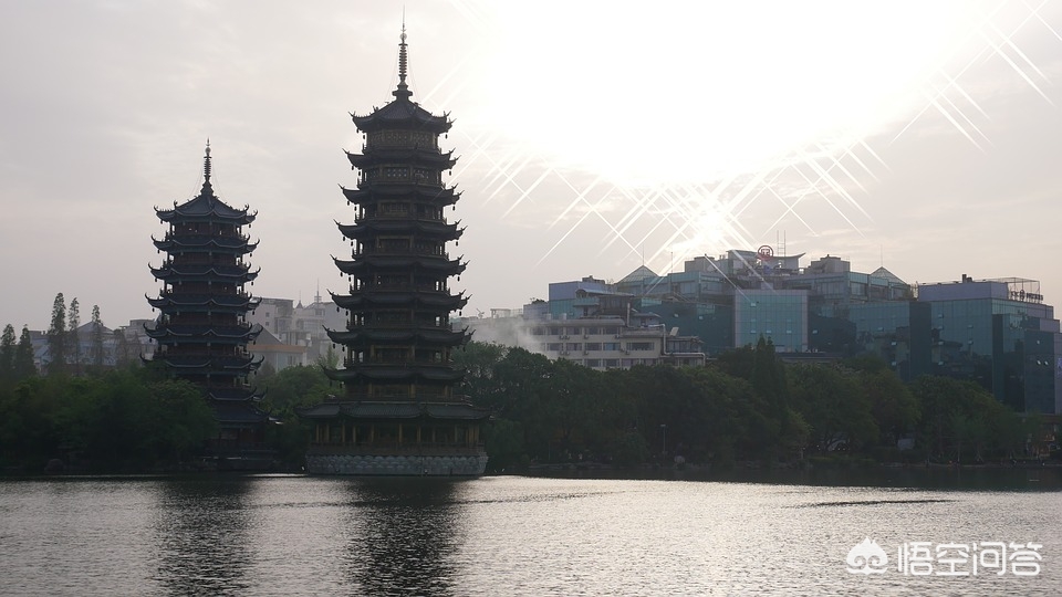 桂林市和三亚哪个好