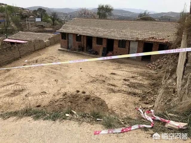 学校建筑物倒塌事故（定西两间学生租住房垮塌致2死5伤，均为学校周边伴读家长及学生，官方：系崖体滑坡造成，已成立调查组。你怎么看？）