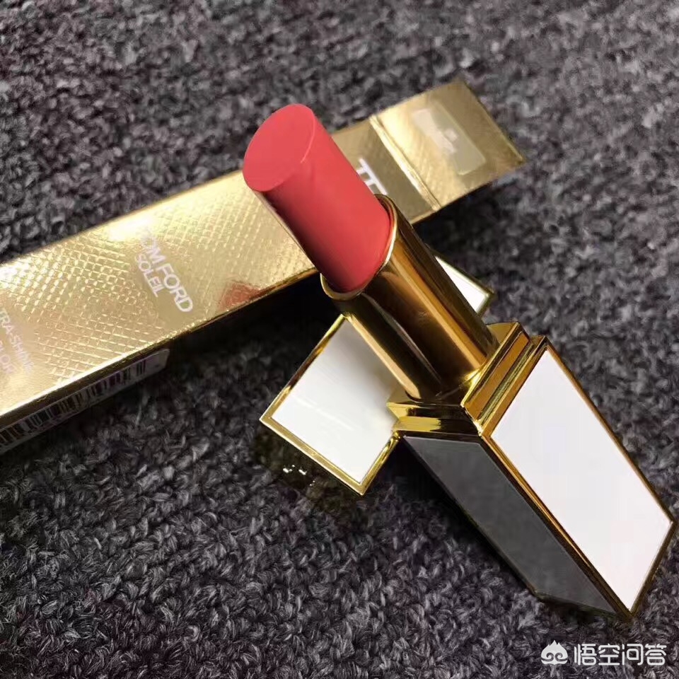 好物开箱美妆口红显嫩

