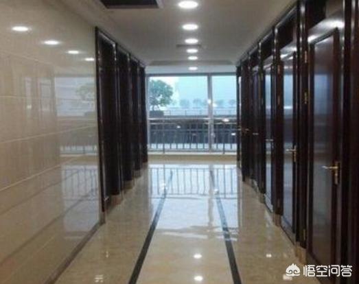 火锅店装修地面材料如何选择，地面防滑如何处理？