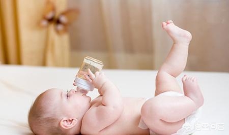 操嘴（如何判断宝宝是否胀气，如何处理？）