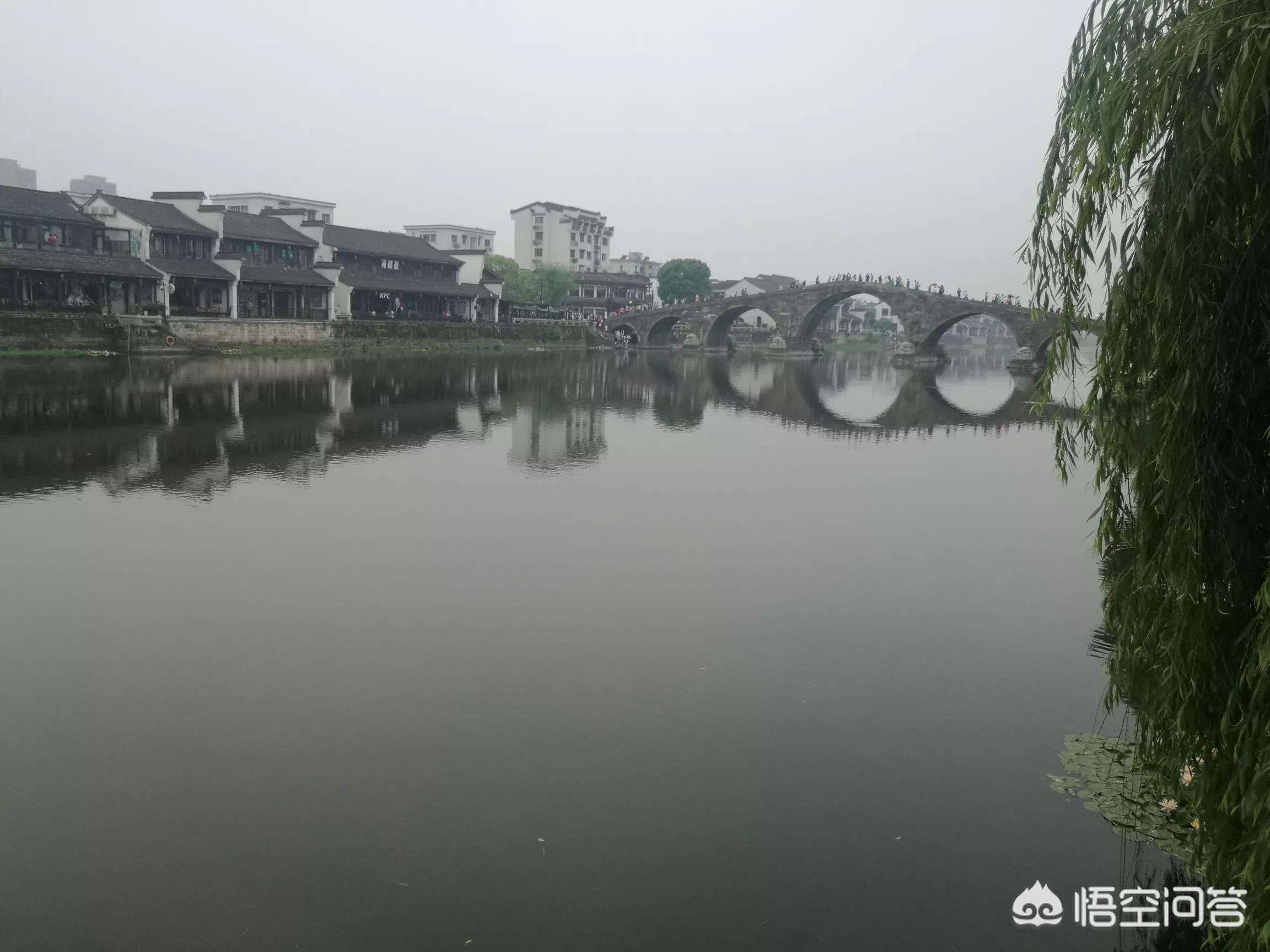 [男子开假装上班公司]为什么有些人喜欢假装工作很忙？