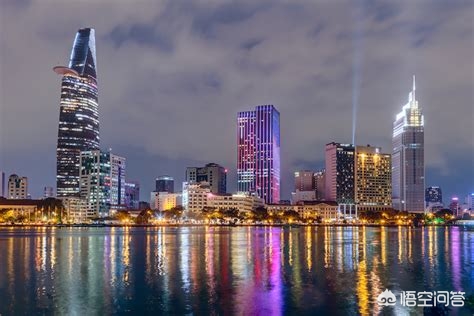 高速遇欧盟牌照小车