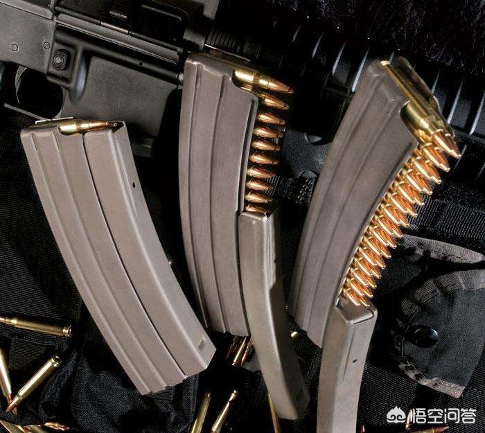 步枪弹匣只装30发，为什么不一次装满上百发呢？：钓鱼钓上30多枚子弹