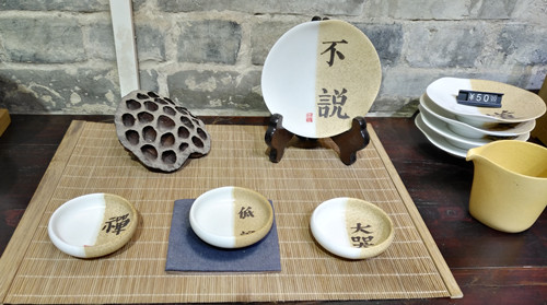 在广州海珠区小洲村那租房子大概要多少钱？