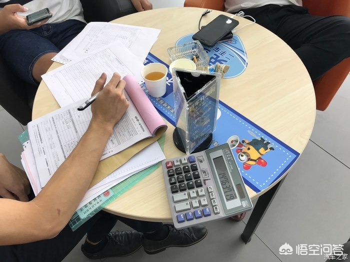 4s店汽车报价和落地价,4s店汽车报价和落地价一样吗