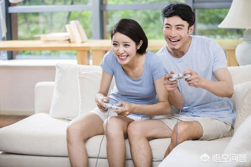 翻10吨垃圾找回10万（环卫工翻八吨垃圾为高考生寻误丢的大学录取通知书，到底值不值？）
