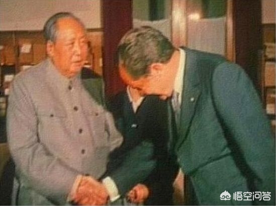 [印度人正在涌入美国]疫情来了，很多印度人去美国躲避！在美国的印度人到底有多富呢？