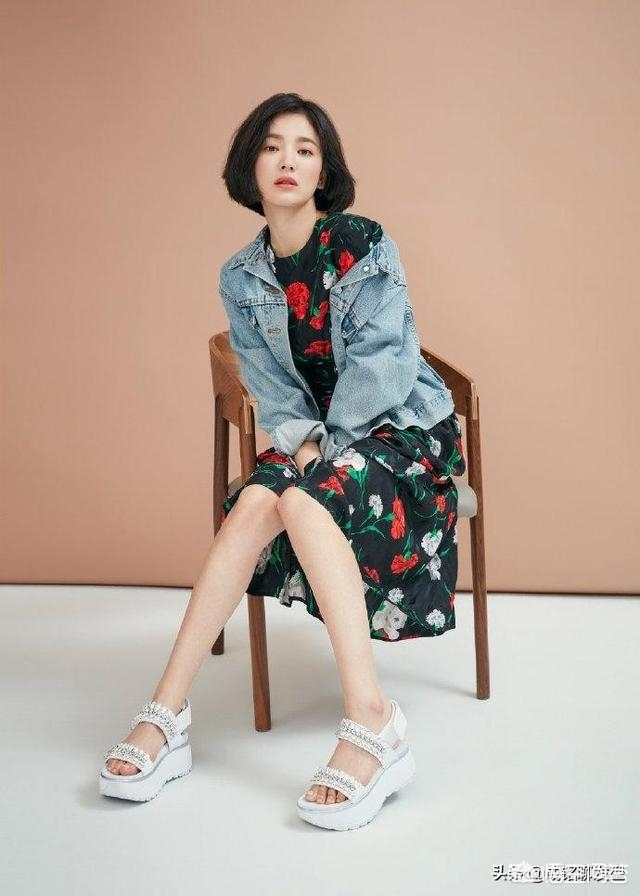 短脸发型化妆技巧
