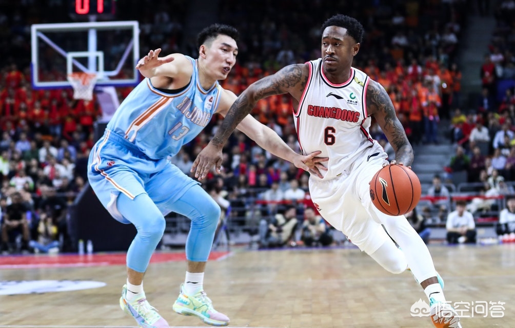 万圣伟关键上篮！广东128比127战胜新疆，易建联23加14，如何评价这场比赛？