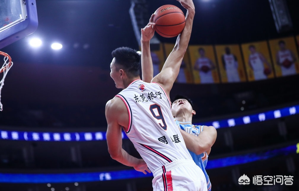 万圣伟关键上篮！广东128比127战胜新疆，易建联23加14，如何评价这场比赛？