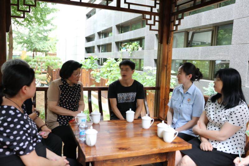 高考状元蒙面抢银行入狱，8年后再次考进重点大学，你怎么看？-图3