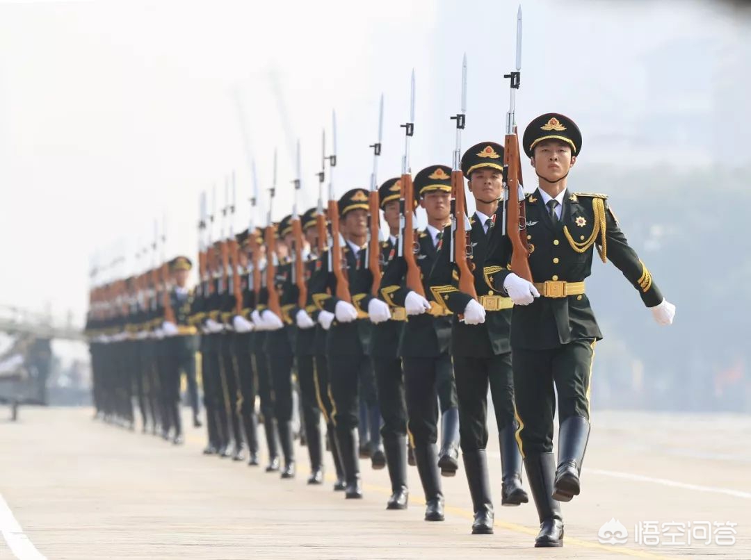 标兵就位震撼原声（阅兵式最先上场的“标兵”，有什么作用？）