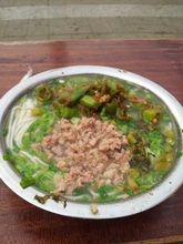 南宁生榨米粉碎肉做法？