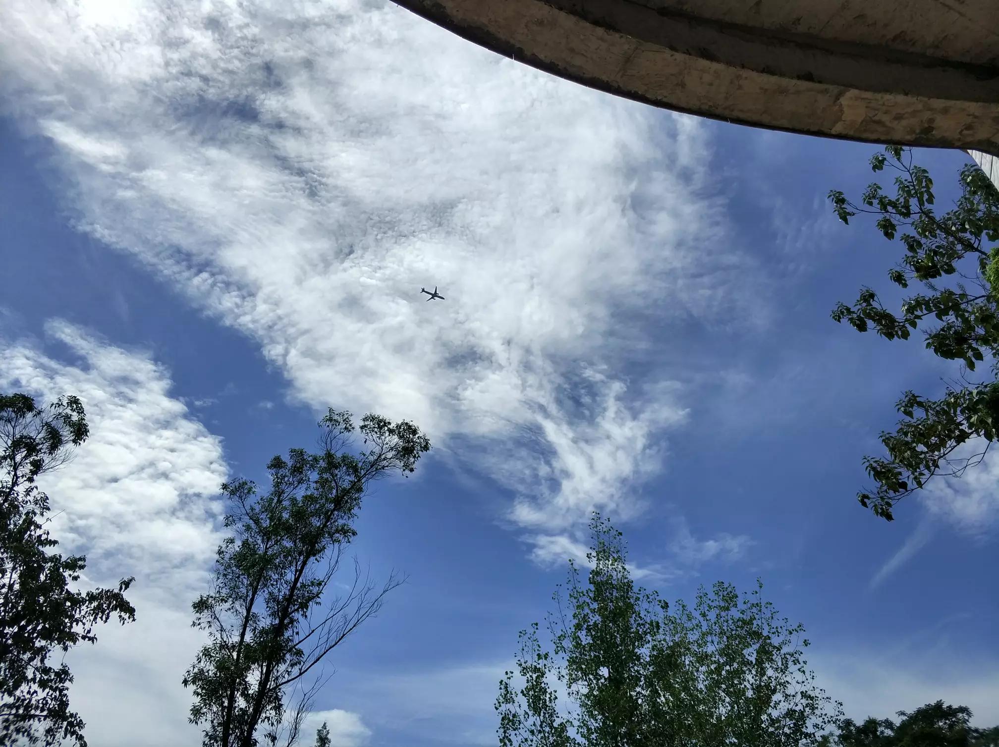 [小米6测评]充电器上面有三种输出，那么小米6到底属于哪一种？