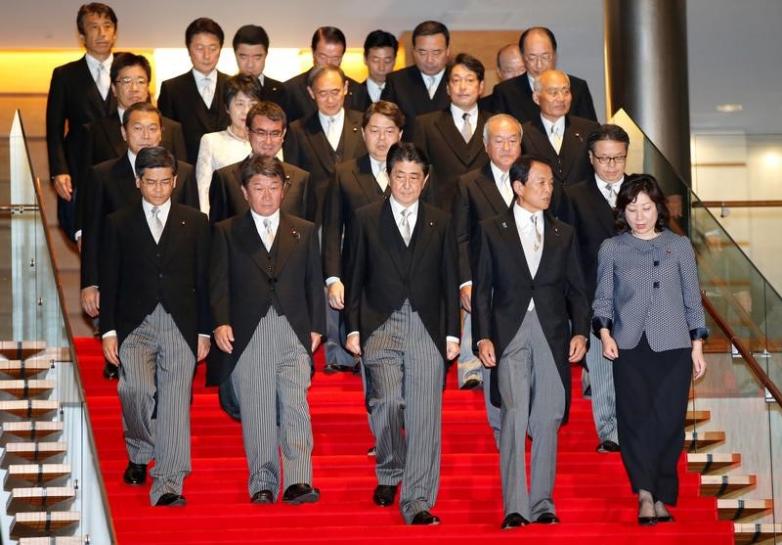 [日本或有首位女首相]安倍当选日本第98任首相，前途如何？