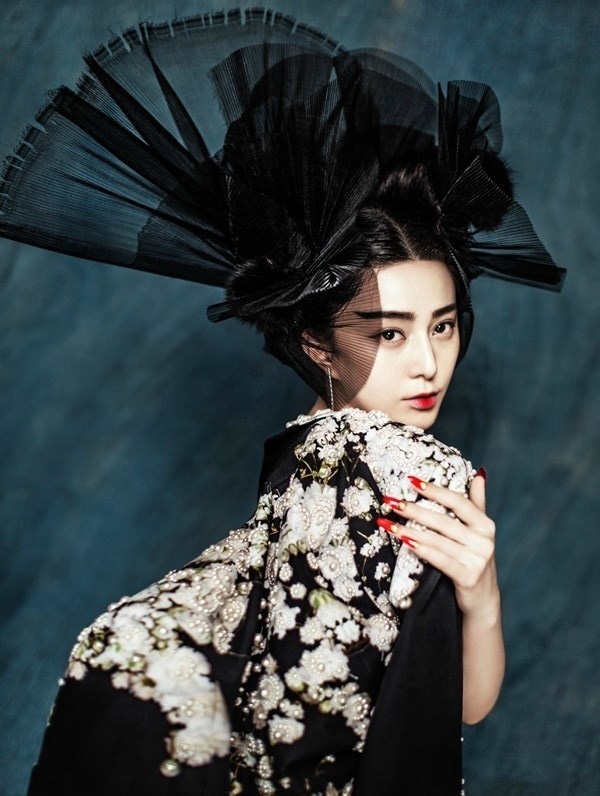 美妆好物高光笔画图片
