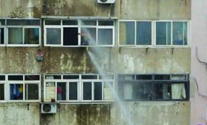 [呲水枪]怎么做呲水枪？